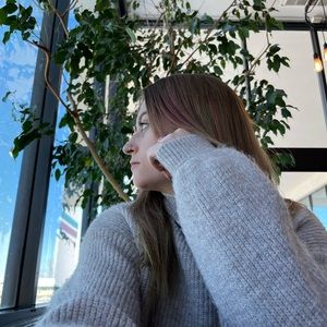 Meet your Posher, Adriana